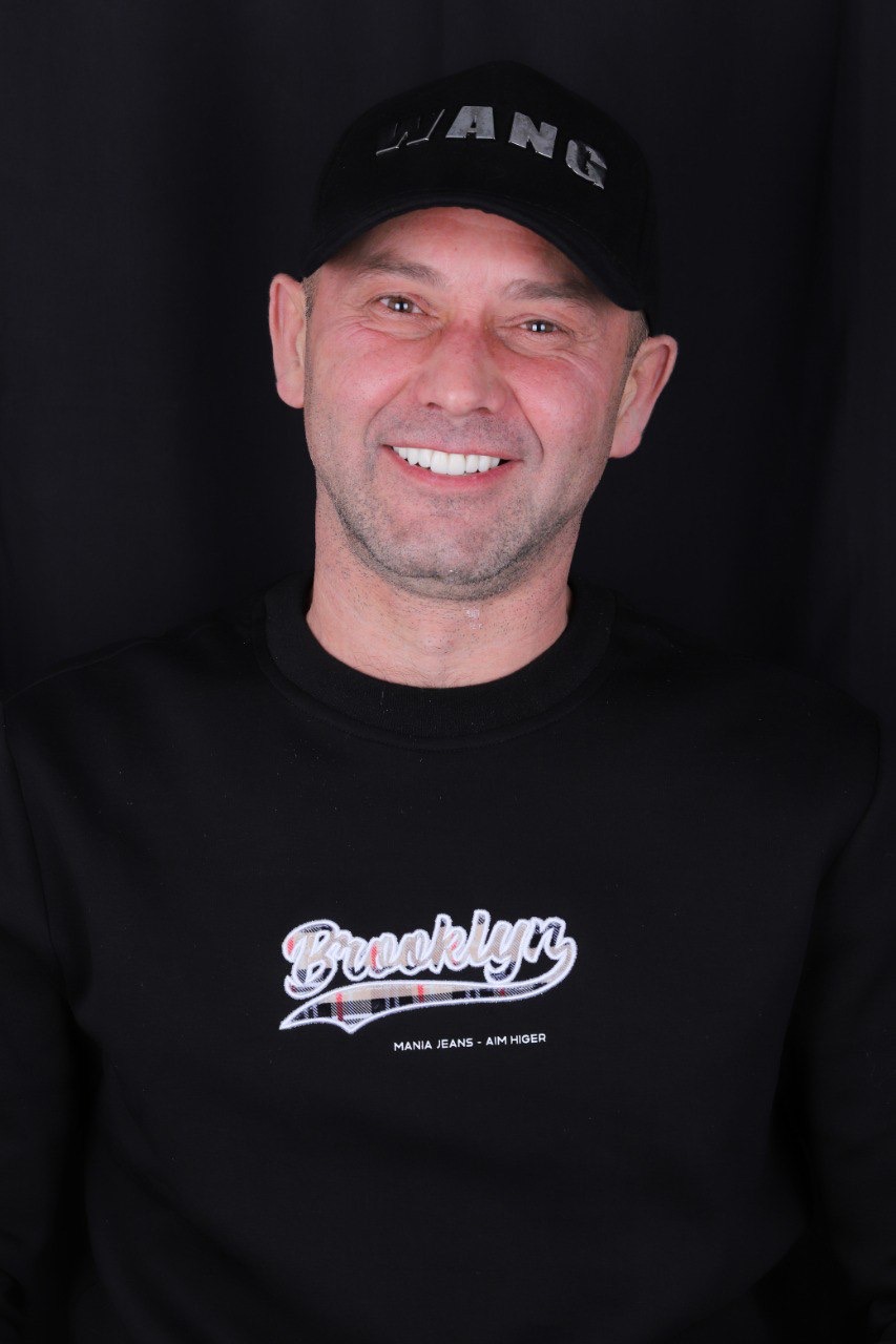 Home Mr. Dmitry did implant in istanbul best dental implant clinic